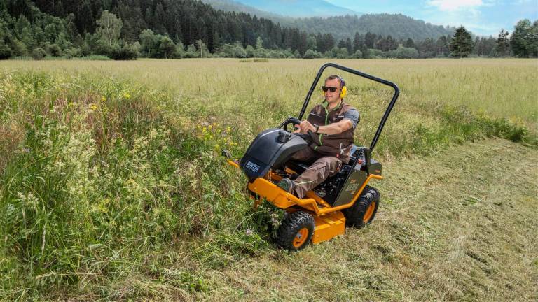 AS 940 Sherpa 4WD High-gras ride-on mower with permanent all-wheel drive